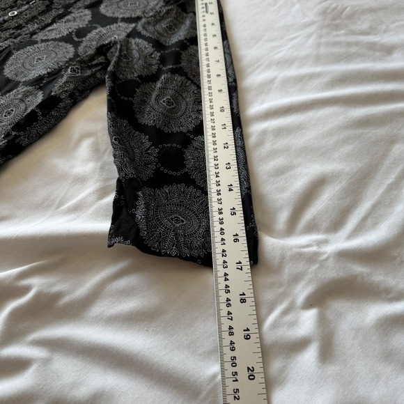 Faded Glory Women's Rayon 3/4 Sleeve 1/4 Button V-Neck Geometric Print Blouse L - Picture 11 of 14